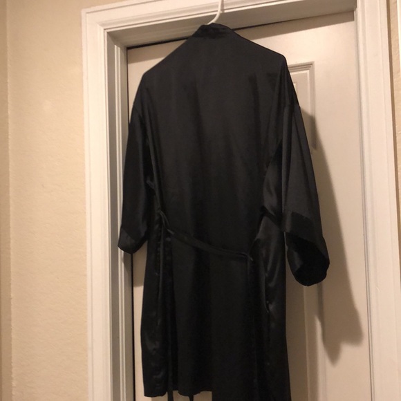 Victoria’s Secret, black robe, brand new & silky soft. - Picture 2 of 3